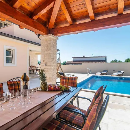 Σπίτι διακοπών In Varvari - Istrien 46930 Πόρετς